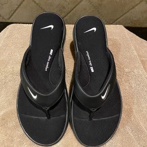 Nike Flip Flops - Black